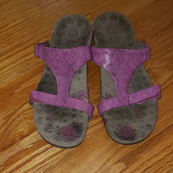 Vionic Orthoheel Sandals  - Picture 2 of 6